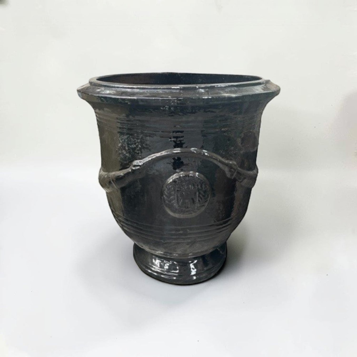 Atlantis - Black Ceramic Glazed